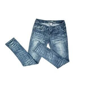 Almost Famous Women's Dark Wash Skinny Jeans - Size 7